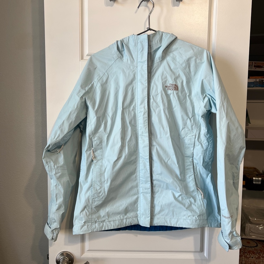 The north face women’s raincoat size small